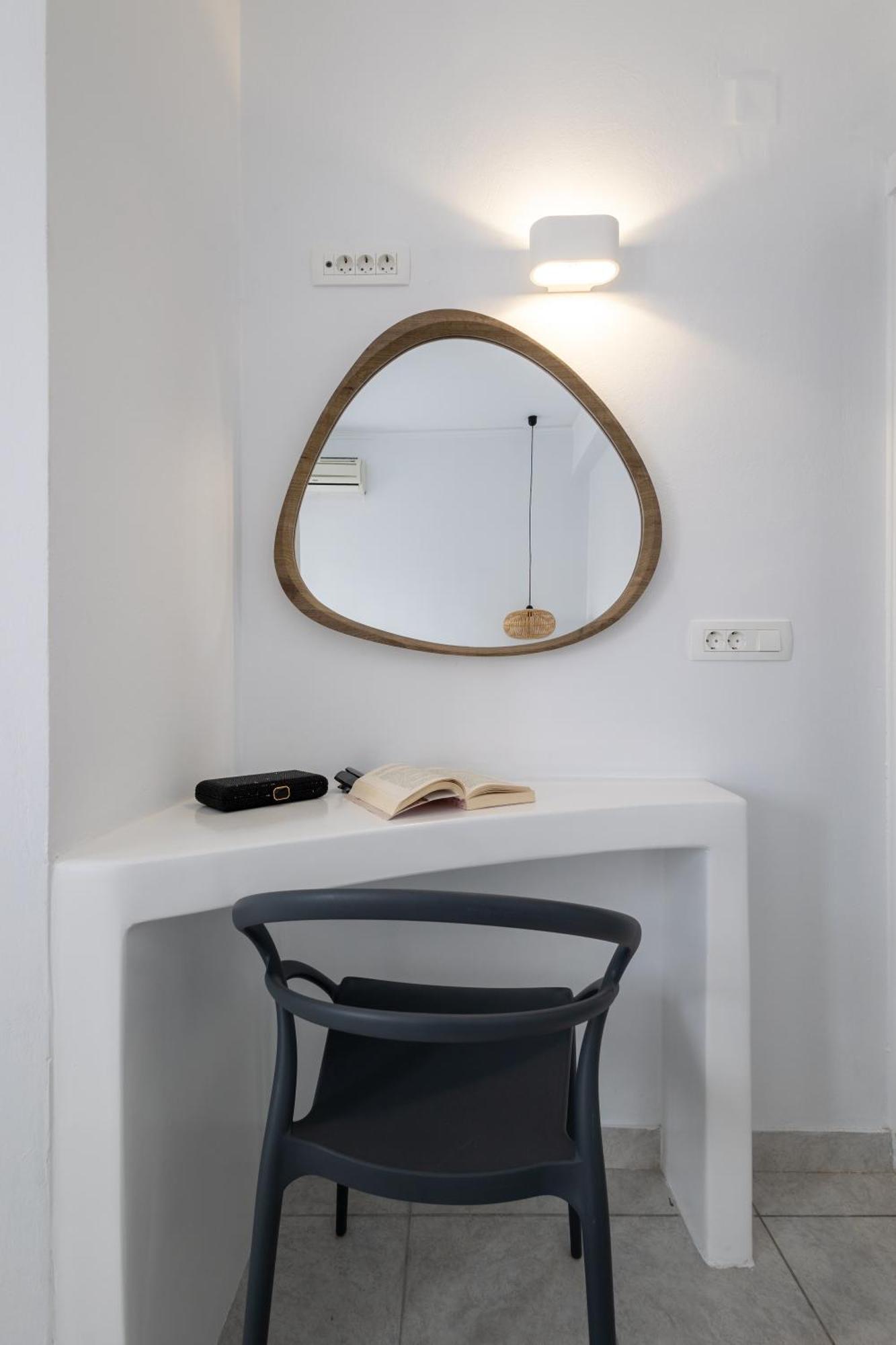 Blackrock Suites Karterados  Exteriér fotografie